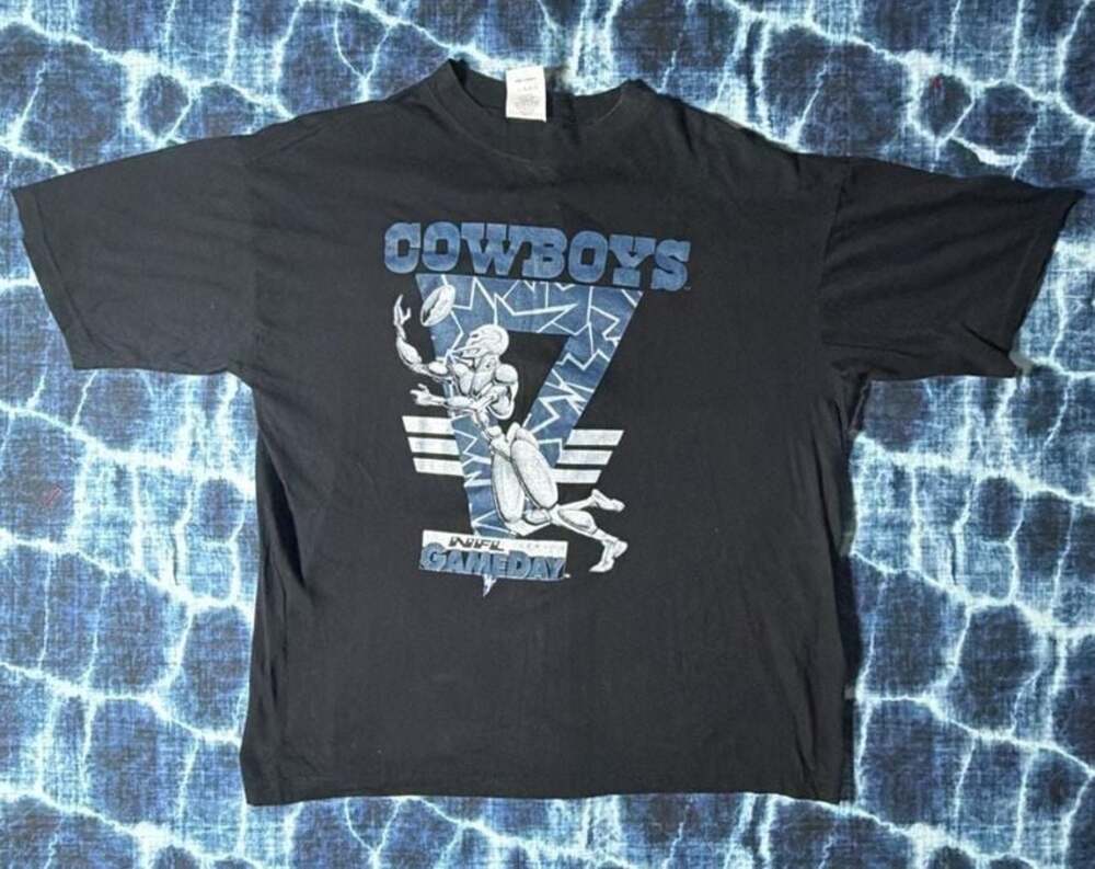 Vintage 90s Dallas Cowboys NFL Gameday Cyber Robot Graphic T-Shirt